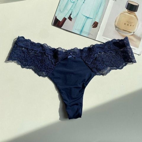 Трусики-стринги женские люксовые с кружевом Victoria's Secret Lace-Trim Thong Panty синие i0t-8ka-9hu фото