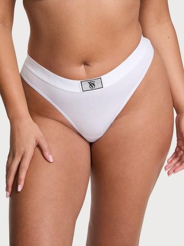 Трусики-стринги женские хлопковые с логотипом Victoria's Secret Logo Cotton Shine Patch Thong Panty белые f1g-2pp-m59 фото