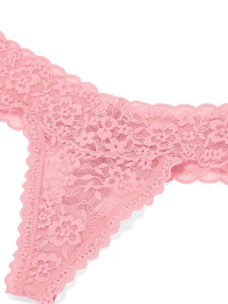 Трусики-стрінги жіночі мереживні Victoria's Secret Lacie Rose Valentine Thong Panty пудрові 3bn-39j-nfv фото