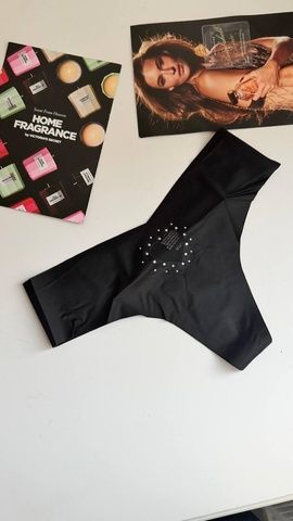 Трусики-стринги женские бесшовные Victoria's Secret No-Show Thong Panty черные  2zg-6ty-hqq фото