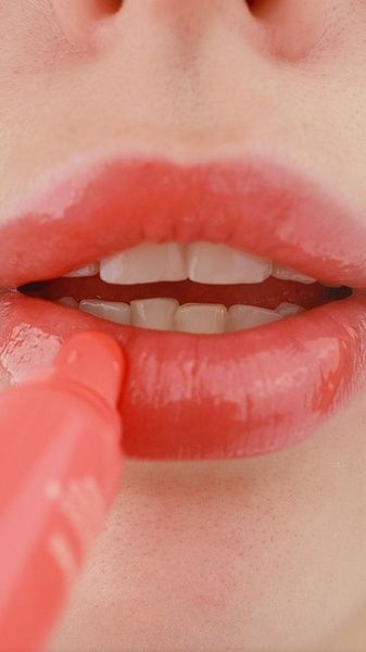 Блиск для губ Lipss Lipper Lychee Spritz 8 мл 522-i14 фото