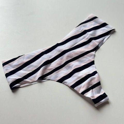Трусики-стринги женские бесшовные Victoria's Secret No-Show Thong Panty белые в полоску L 30n-jua-vh2 фото