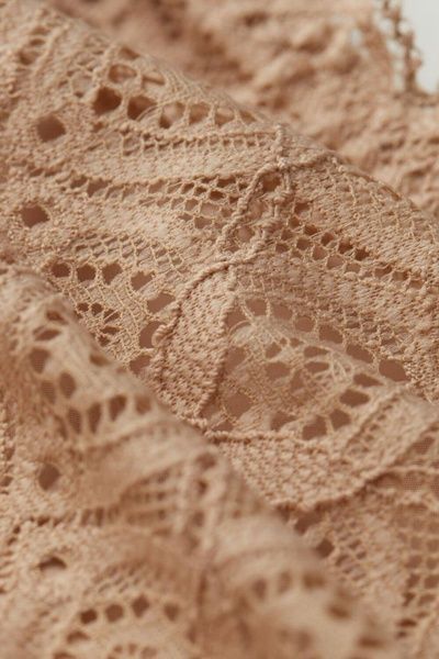 Трусики-бразилиана женские кружевные из микрофибры Intimissimi Lace and Microfiber Brazilian бежевые SBD96M8 фото