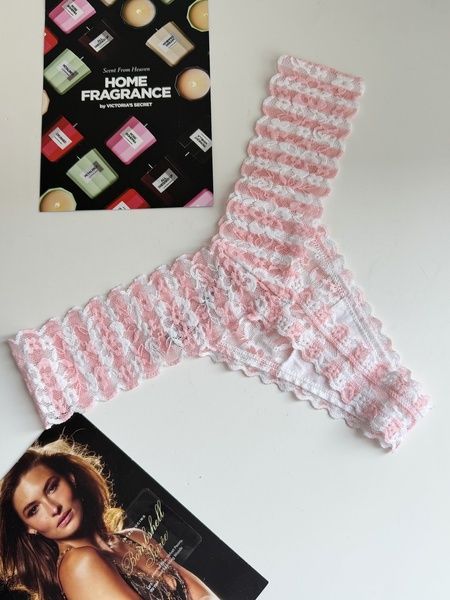 Трусики-стринги женские Victoria's Secret Lace Thong Panty розовые  50x-pro-ws3 фото