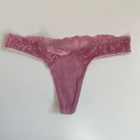 Трусики-стринги женские хлопковые Victoria's Secret Cotton Thong розовые f85-cgq-tfq фото