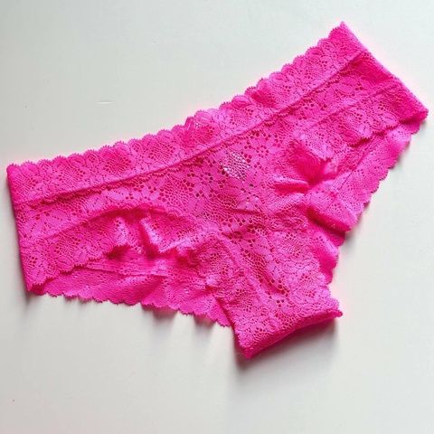 Трусики-чики женские кружевные Victoria's Secret Lace Cheeky Panty розовые pi4-0u0-zf6 фото