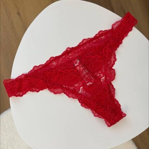 Трусики-стринги женские люксовые кружевные Victoria's Secret красные caz-ziz-qty фото