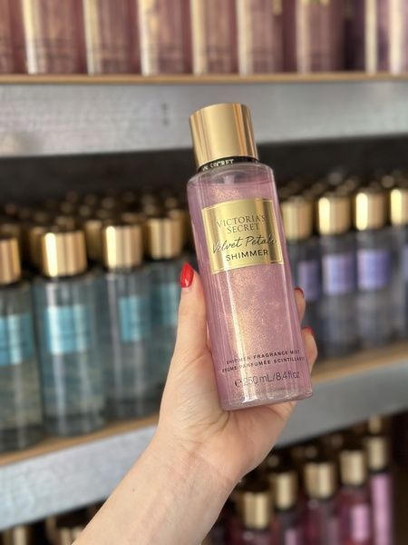 Velvet Petals Shimmer - парфюмированный спрей(мист) для тела Victoria&rsquo;s Secret c шиммером, 250 мл i46-571 фото