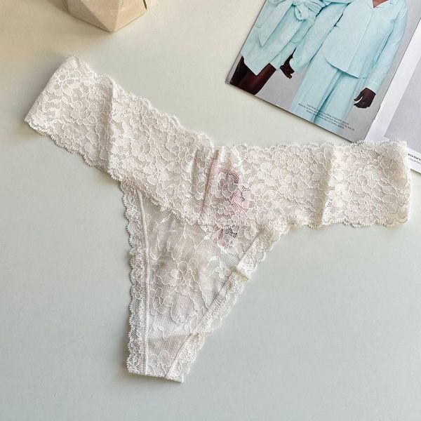 Трусики-стринги женские кружевные Victoria's Secret Lace Thong Panty белые xyu-ok3-57j фото