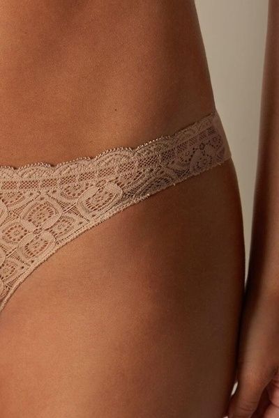 Трусики-бразилиана женские кружевные из микрофибры Intimissimi Lace and Microfiber Brazilian бежевые SBD96M8 фото
