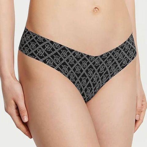 Трусики-стринги женские бесшовные Victoria's Secret No-Show Thong Panty черные h2w-y54-myu фото