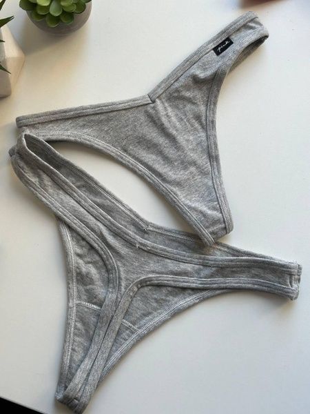 Трусики-стрінги жіночі PINK Victoria's Secret сірі 800-573 фото