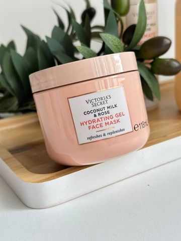 Увлажняющая, гелевая маска для лица Victoria's Secret Hydrating Gel Face Mask Coconut Milk & Rose, 118 мл 200-212 фото