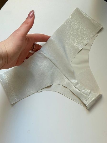 Трусики-стринги жіночі безшовні Victoria's Secret No-Show Thong Panty срібні  hgv-836-eez фото
