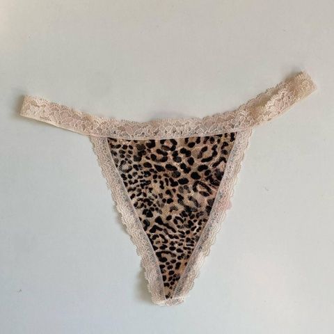 Трусики-стринги женские кружевные PINK Victoria's Secret леопардовые t2o-p50-k9g фото