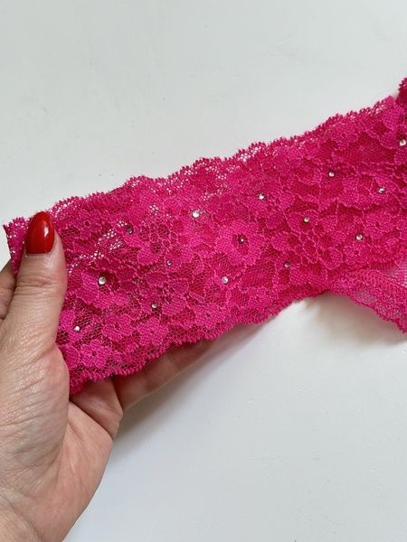 Трусики-стринги женские кружевные Victoria's Secret Lace Thong Panty розовые ad6-quw-d7z фото