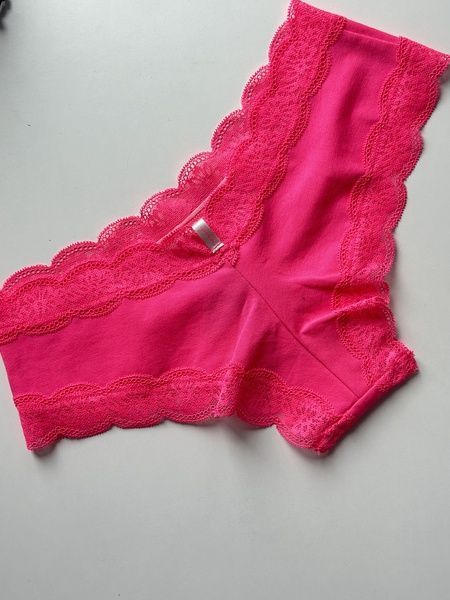 Трусики-чіки жіночі бавовняні з мереживом PINK Victoria's Secret рожеві so2-uhq-cvg фото
