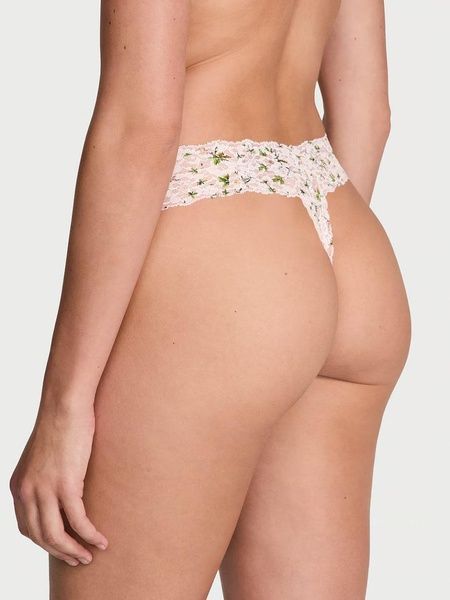 Трусики-стринги женские Victoria's Secret Lace Thong Panty пудровые 1np-8eg-3fa фото