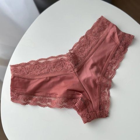 Трусики-чики женские люксовые с кружевом Victoria's Secret розовые n4n-fe9-0nf фото