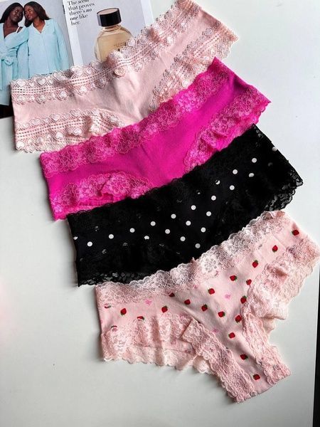 Трусики-чики женские хлопковые с кружевом Victoria's Secret Lace-Waist Cotton Cheeky Panty малиновые 6ue-hz1-l47 фото