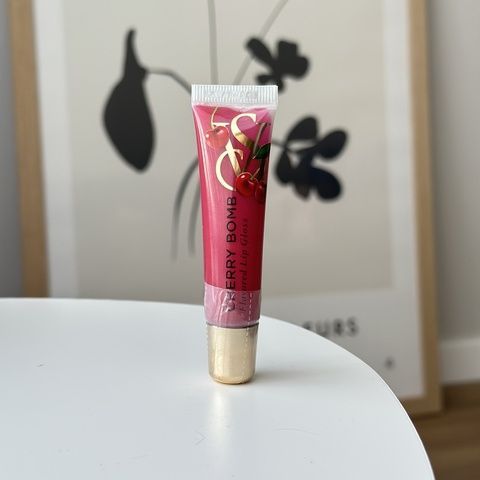 Блеск для губ Cherry Bomb Victoria's Secret, 13 г 025-ab7 фото