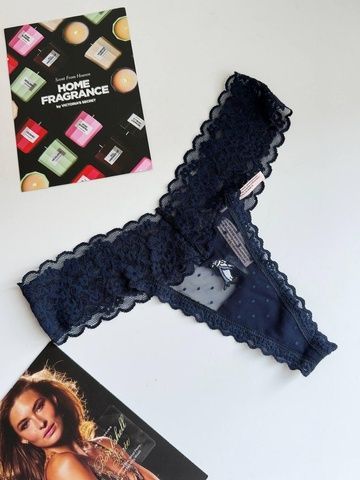 Трусики-стринги женские Victoria's Secret Lace Thong Panty синие z2k-fl2-fz0 фото