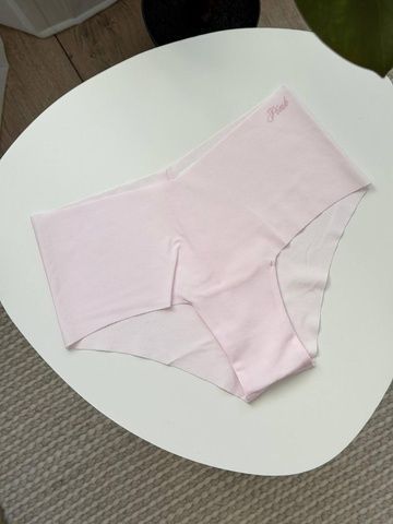 Трусики-чики женские бесшовные PINK Victoria's Secret No-Show Cheeky Panty пудровые  s1n-u41-l2z фото