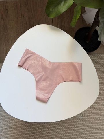 Трусики-стринги женские бесшовные Victoria's Secret No-Show Thong Panty персиковые  qec-t2p-zxw фото