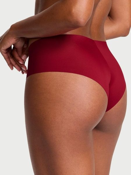 Трусики-чики женские бесшовные Victoria's Secret Heart Cut-Out Cheeky Panty красные 0ez-g1t-zkr фото