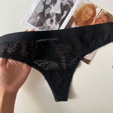 Трусики-стринги женские кружевные PINK Victoria's Secret Thong Panty черные 66h-x8i-14a фото