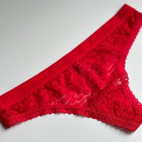 Трусики-стринги женские кружевные PINK Victoria's Secret Thong Panty красные zab-tgb-mw5 фото