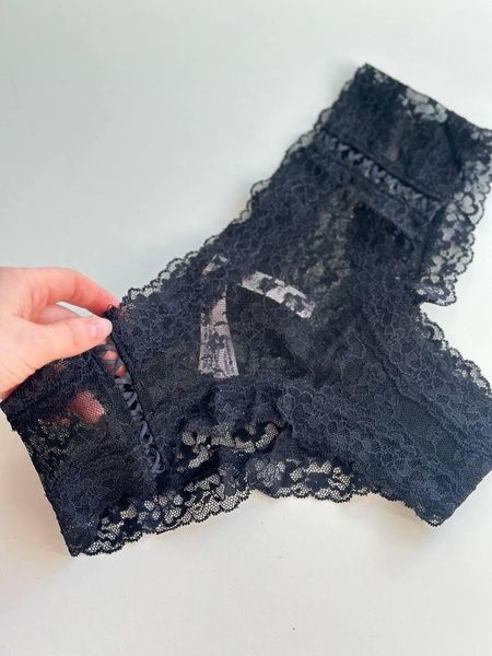 Трусики-чики женские кружевные Victoria's Secret Lace-Up Cheeky Panty черные w9k-7y6-j1h фото