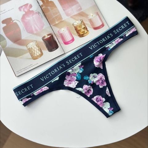 Трусики-стринги женские хлопковые Victoria's Secret Logo Cotton Thong Panty темно-синие wu9-t1k-ba0 фото