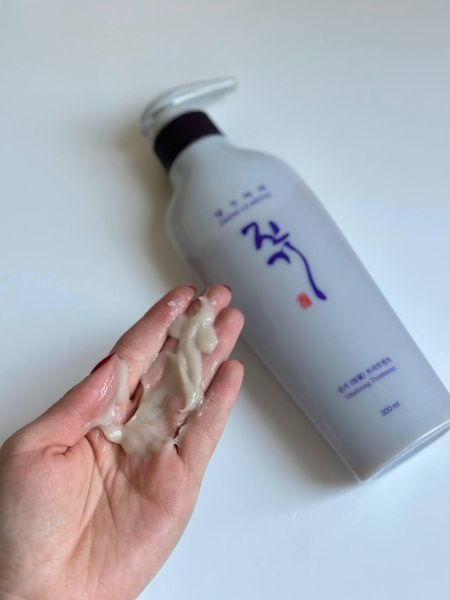 Кондиціонер для волосся відновлюючий Daeng Gi Meo Ri Vitalizing Treatment 300 мл c68-i41 фото