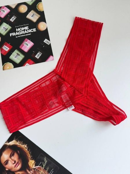 Трусики-стринги жіночі Victoria's Secret Lace Thong Panty червоні  mgp-0oh-ytr фото