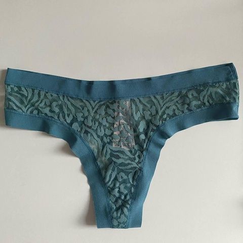 Трусики-стринги женские бесшовные Victoria's Secret Sexy Illusions No-show Thong Panty морская волна j6j-9yl-q8a фото