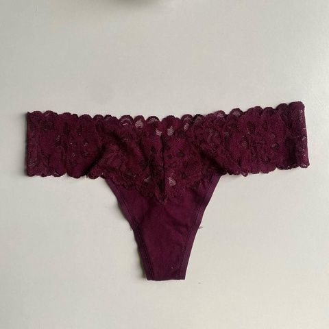 Трусики-стринги женские хлопковые Victoria's Secret Thong Panty бордовые u64-b2s-n70 фото