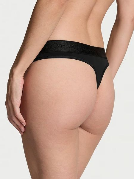 Трусики-стрінги жіночі еластичні з логотипом Victoria's Secret Logo Micro Shine Thong Panty чорні xdu-6kl-881 фото