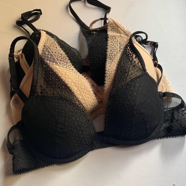 Бюстгальтер Victoria's Secret Lace Lightly Lined Plunge Bra бежевий oj3-qp5-pui фото