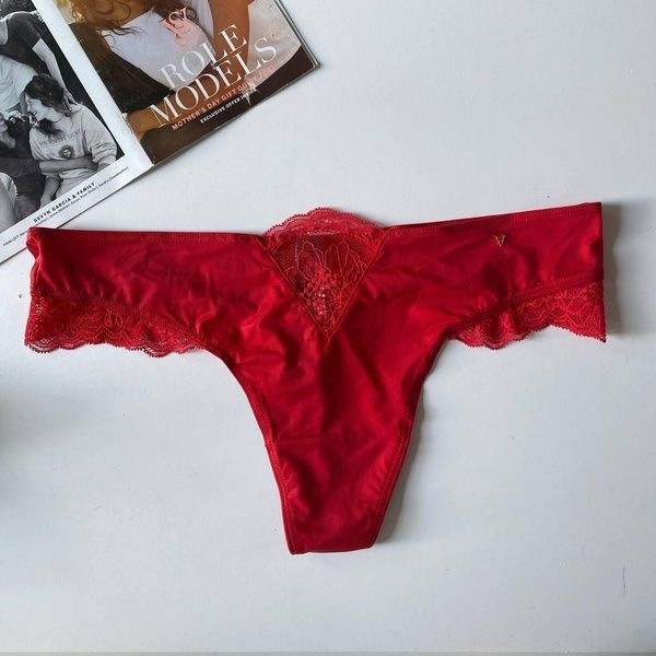 Трусики-стринги женские люксовые Victoria's Secret красные xhv-jx2-dsl фото