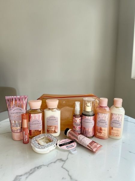 Подарунковий набір з косметичкою Bath & Body Works Champagne Toast Set 025505302 фото