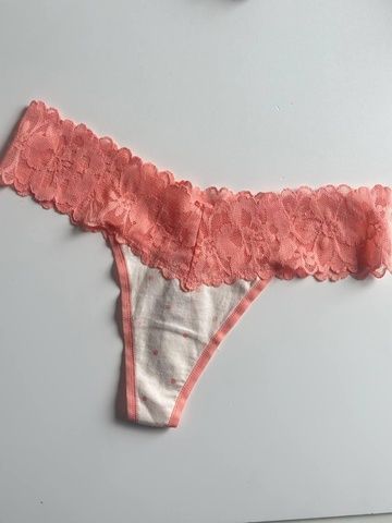 Трусики-стринги женские хлопковые Victoria's Secret Thong Panty персиковые c9j-mg0-rkt фото