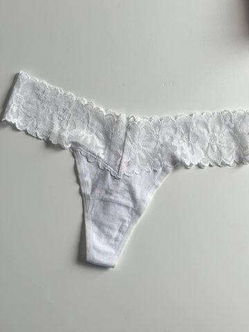 Трусики-стринги женские хлопковые Victoria's Secret Thong Panty белые qo4-c7s-wly фото