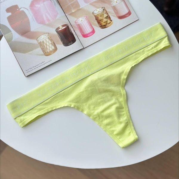 Трусики-стринги женские хлопковые Victoria's Secret Logo Cotton Thong Panty желтые 3ba-jfo-05s фото