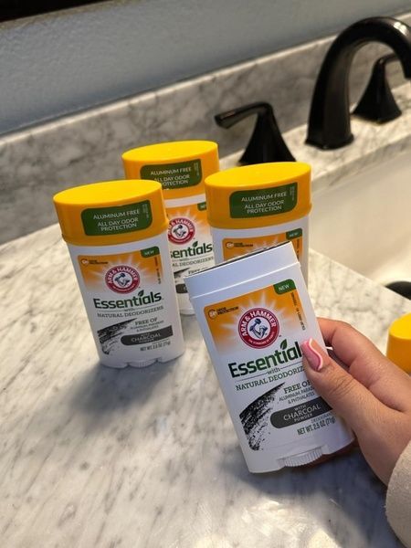 Дезодорант натуральний з вугіллям Arm&Hammer Essentials Charcoal Deodorant, 71 г 476-0i8 фото