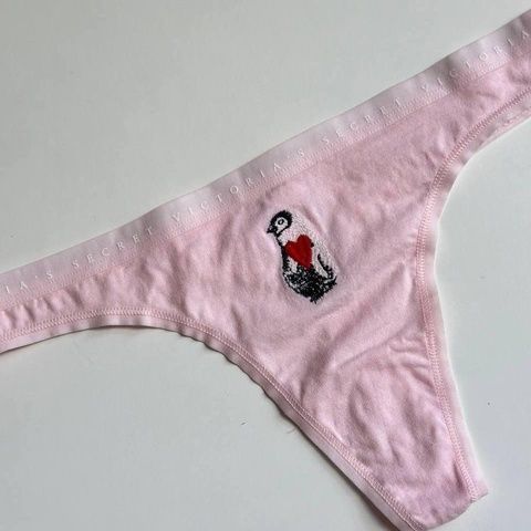 Трусики-стринги женские хлопковые Victoria's Secret Logo Cotton Thong Panty розовые 305-bub-01r фото