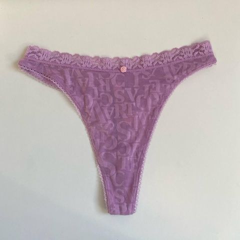Трусики-стринги женские Victoria's Secret Thong Panty сиреневые 4j3-mmm-t3o фото