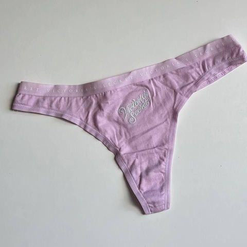 Трусики-стринги женские хлопковые Victoria's Secret Logo Cotton Thong Panty сиреневые ve1-46h-95q фото