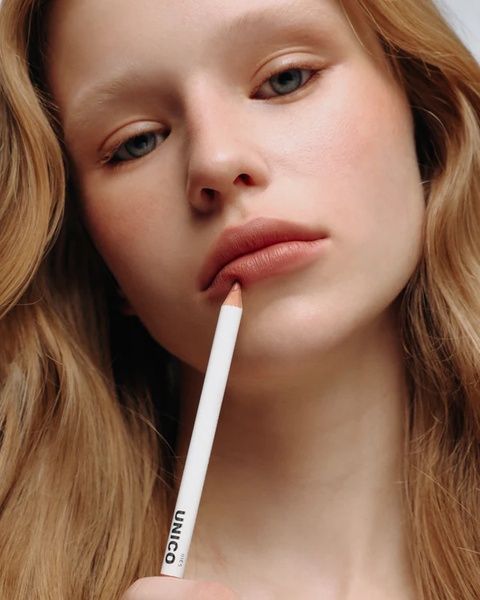 Олівець для губ з пептидами UNICO Lip Pencil with Peptides NAKED 1.14 г 0084 фото