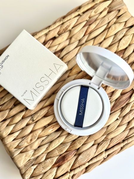 Кушон тональний зволожуючий MISSHA MAGIC CUSHION MOIST UP SPF50+ PA+++, 15 г №21 - Світлий Бежевий 257-ai7 фото